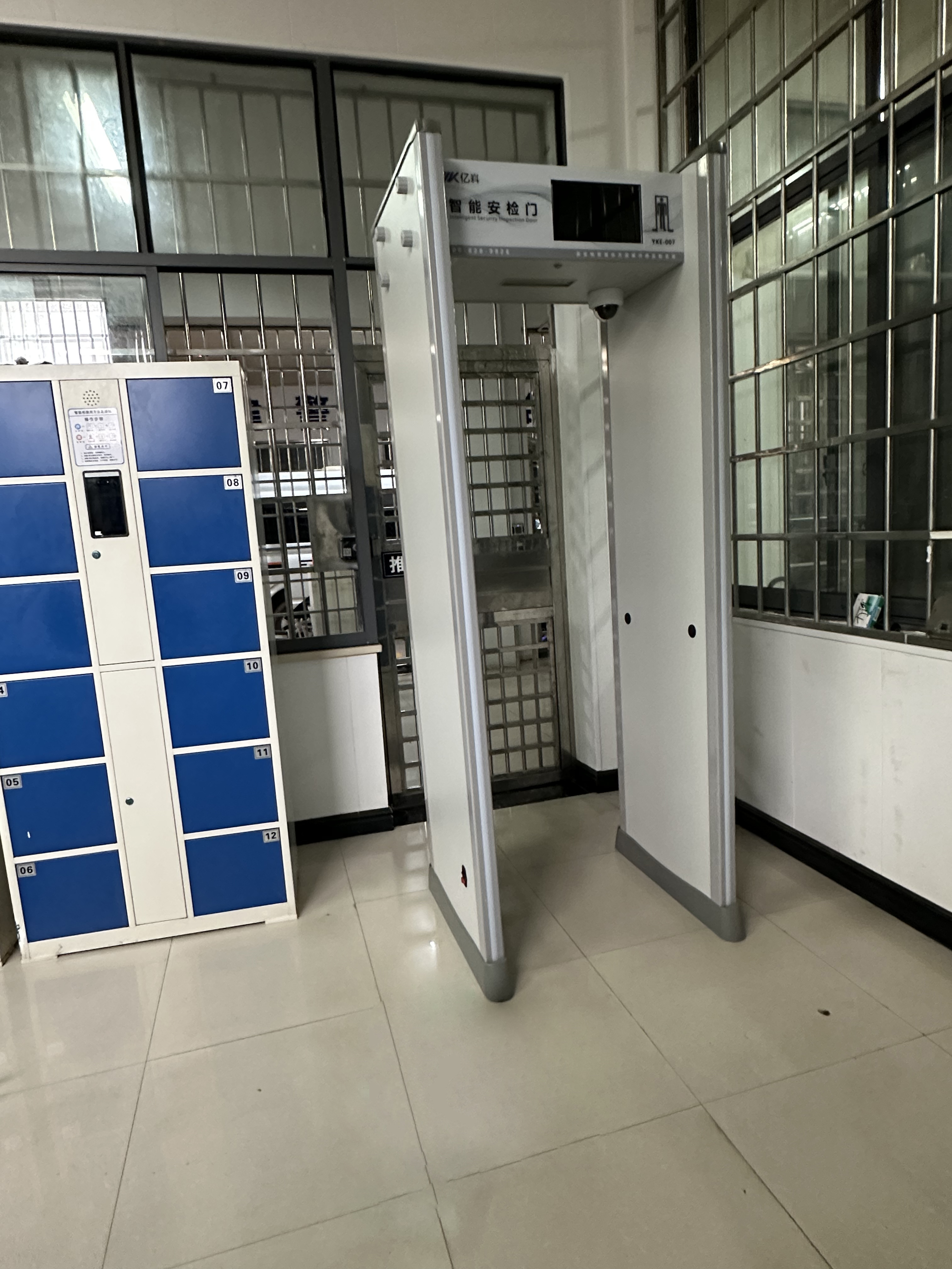 亿嵙智能安检门 常德津市监狱现场部署